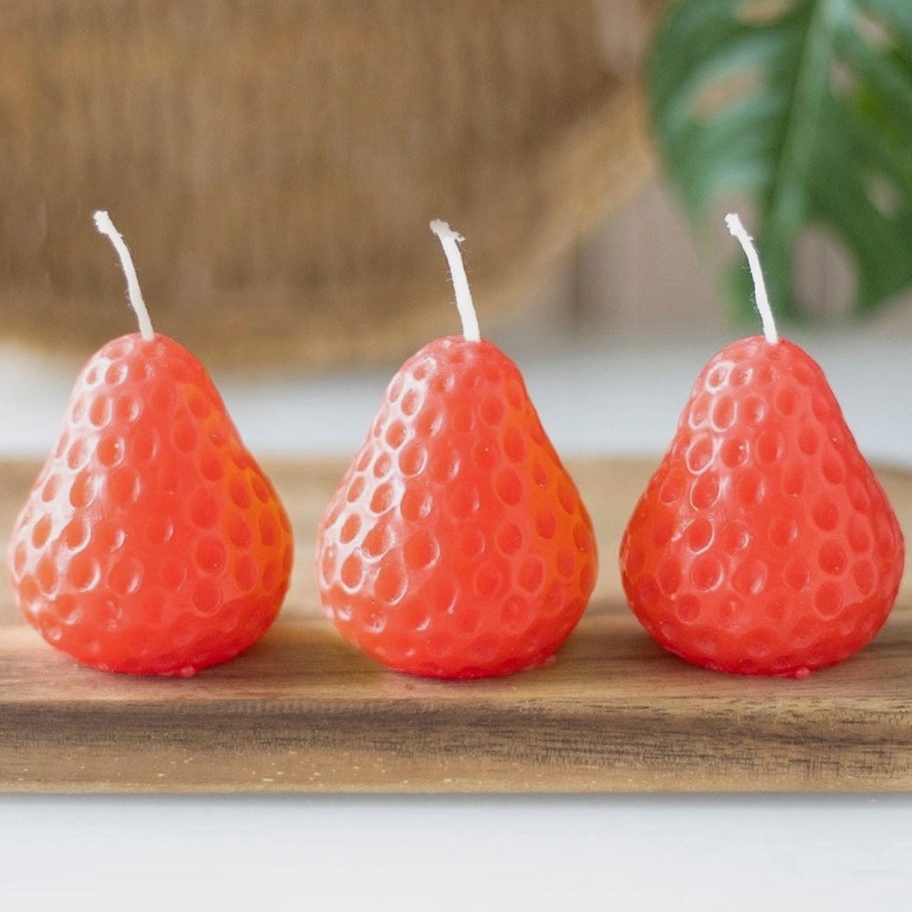 Set of 3 strawberry shaped candles
