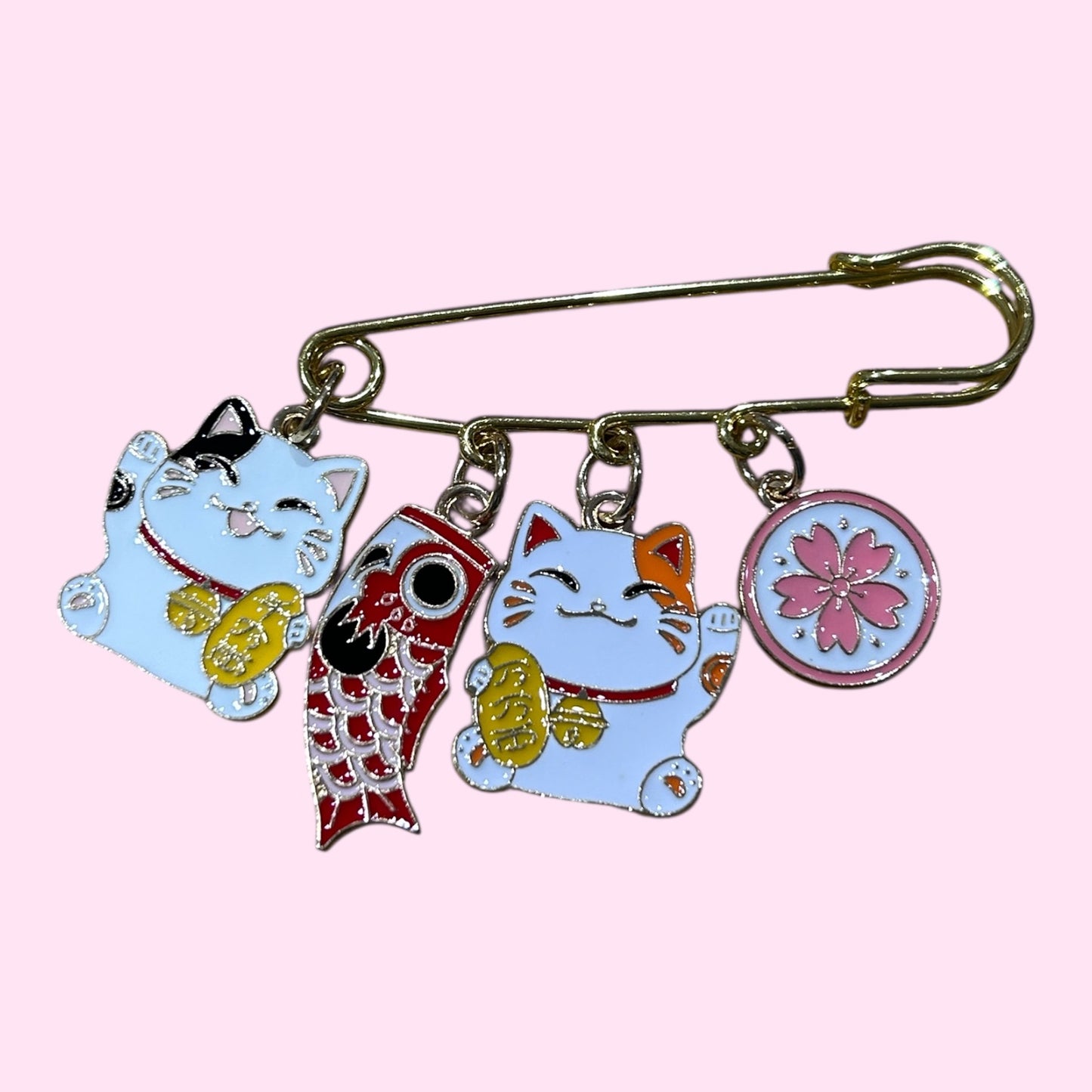 Lucky cat safety pin
