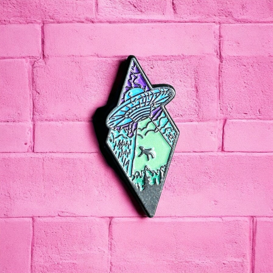 Spaceship enamel pin