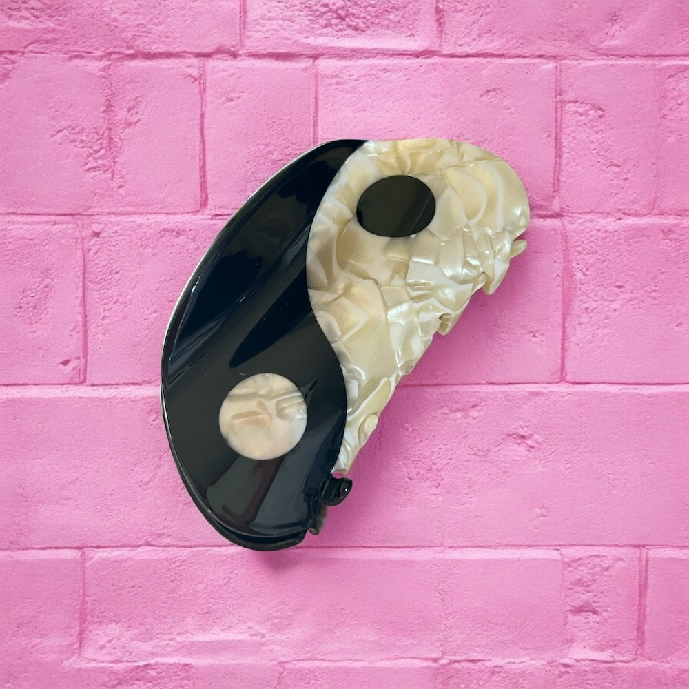 Ying yang claw clip