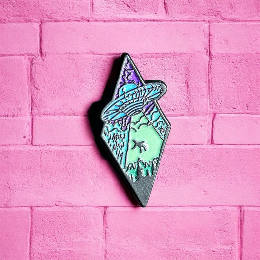 Spaceship enamel pin