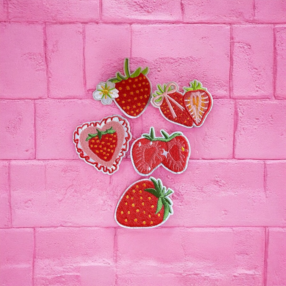 Strawberries random embroidery patch – Rock Petal Spirit