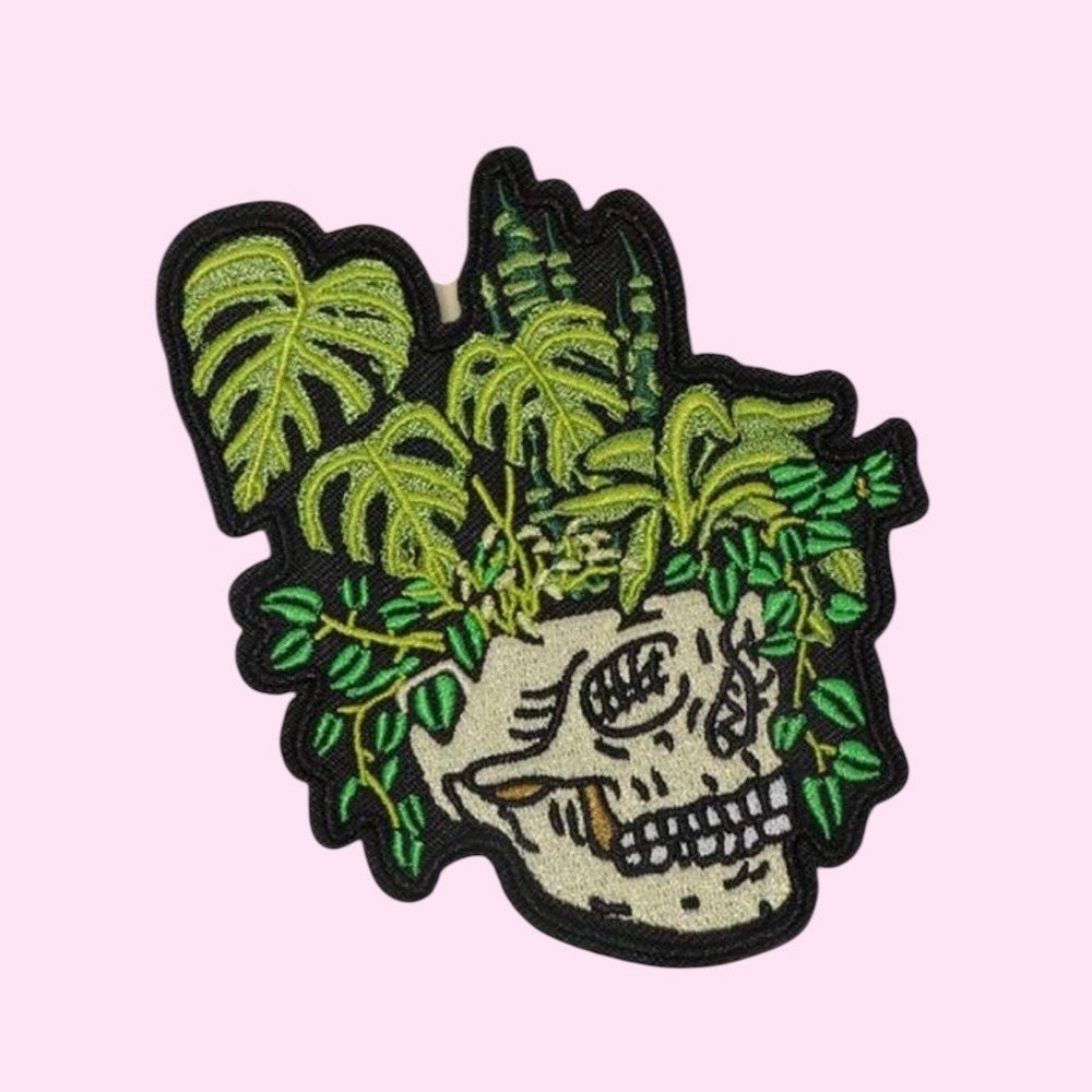 Skull plant embroidery patch
