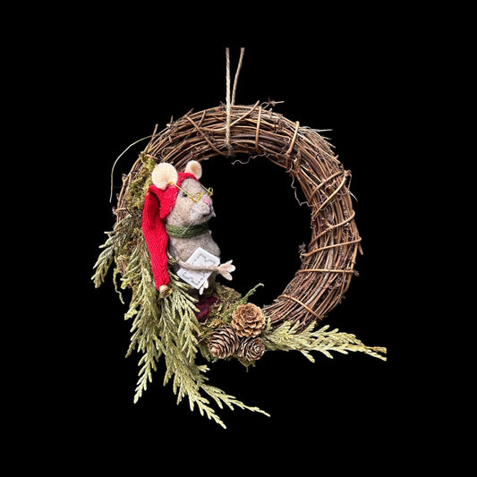 Woodland wreath mouse